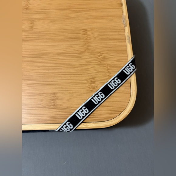 UGG Polar Lap Desk - Picture 2 of 7